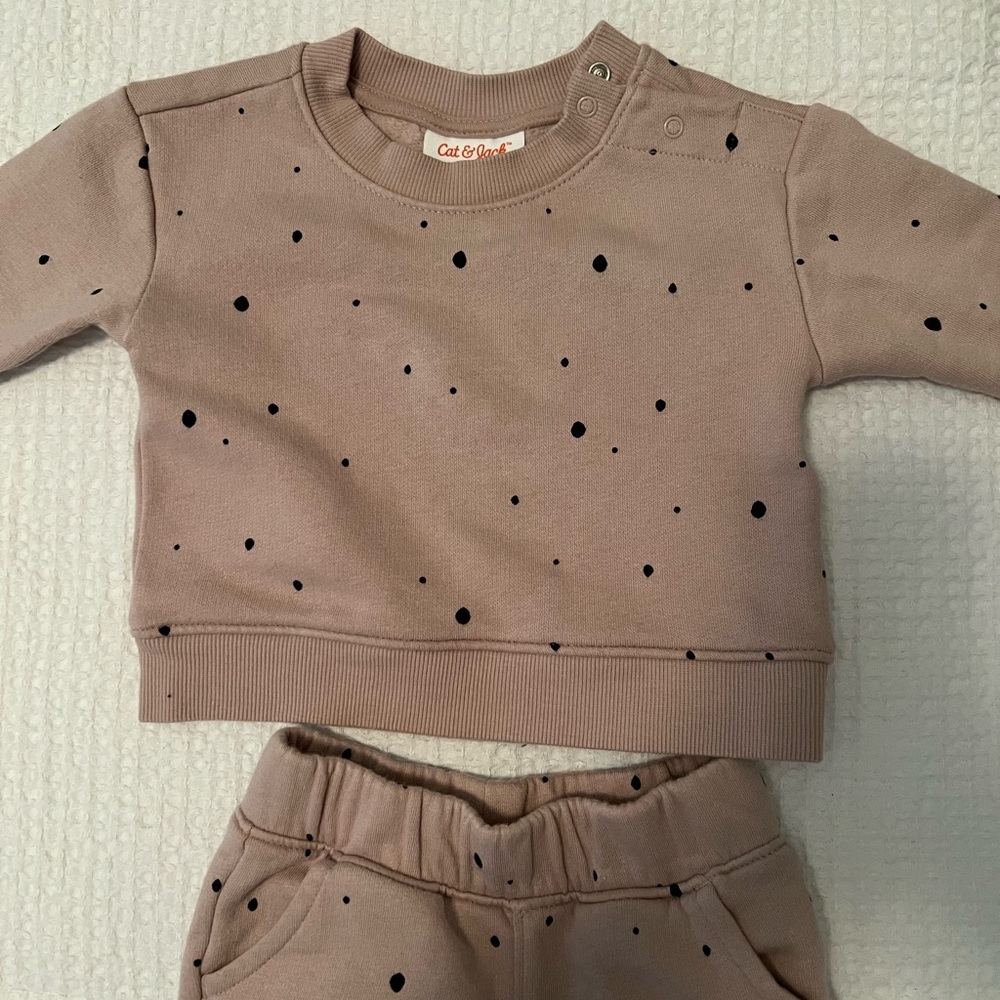 Cat & Jack baby set. Neutral sweatshirt and pants.